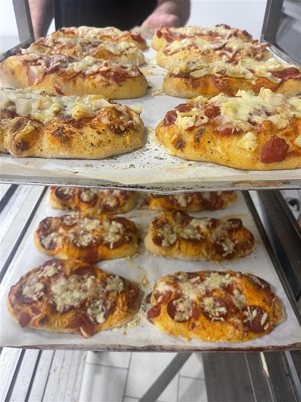 Pizza m. skinke og ost